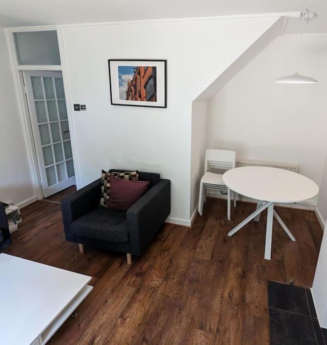 Charming 2-Bed Garden Flat Lejlighed London Eksteriør billede